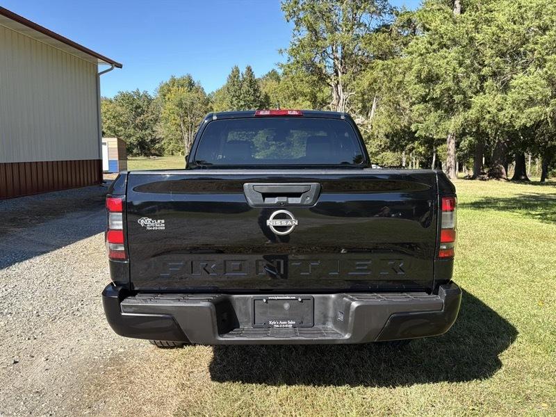 Nissan Frontier S King Cab 2WD 2022