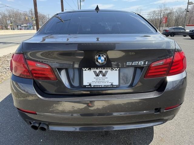 BMW 5 Series 4dr Sdn 528i xDrive AWD 2012