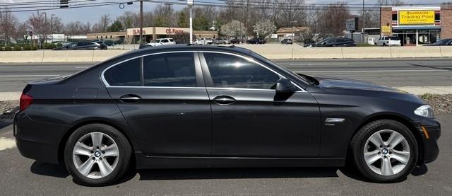 BMW 5 Series 4dr Sdn 528i xDrive AWD 2012