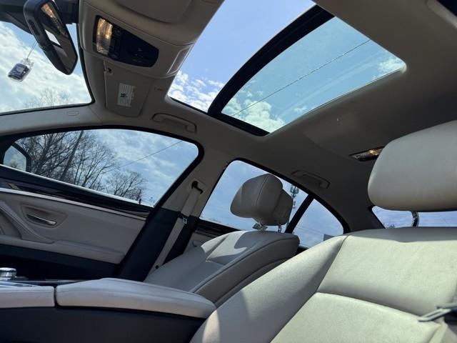 BMW 5 Series 4dr Sdn 528i xDrive AWD 2012