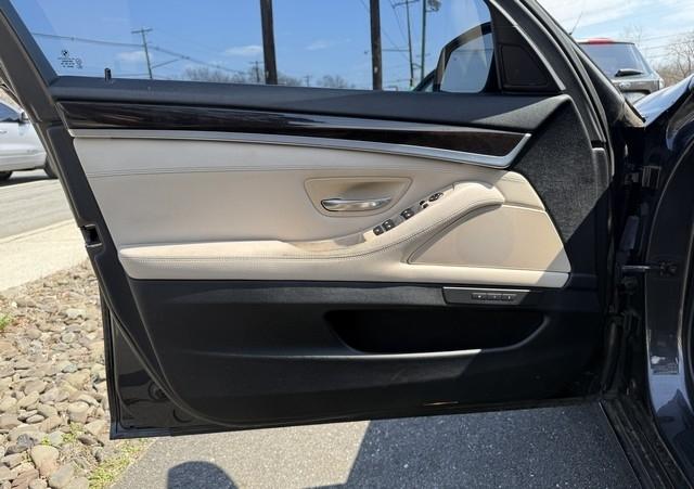 BMW 5 Series 4dr Sdn 528i xDrive AWD 2012