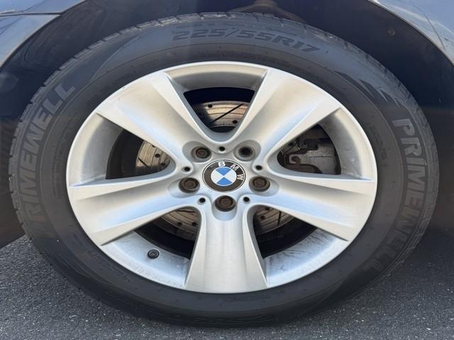 BMW 5 Series 4dr Sdn 528i xDrive AWD 2012