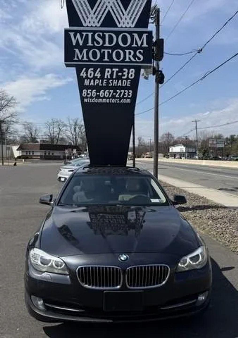 BMW 5 Series 4dr Sdn 528i xDrive AWD 2012