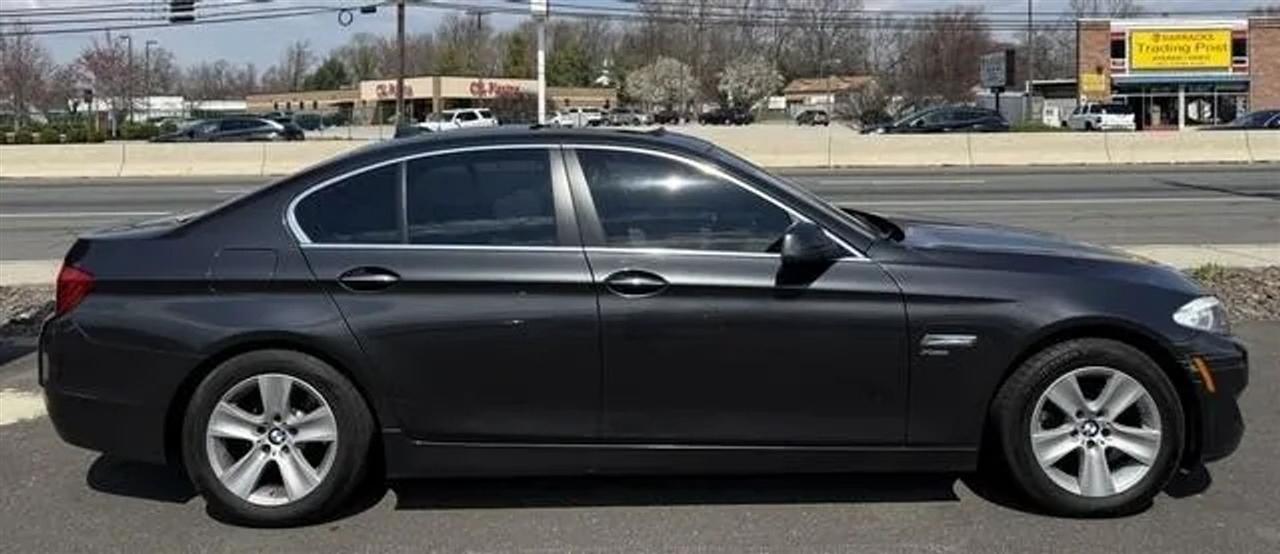 BMW 5 Series 4dr Sdn 528i xDrive AWD 2012