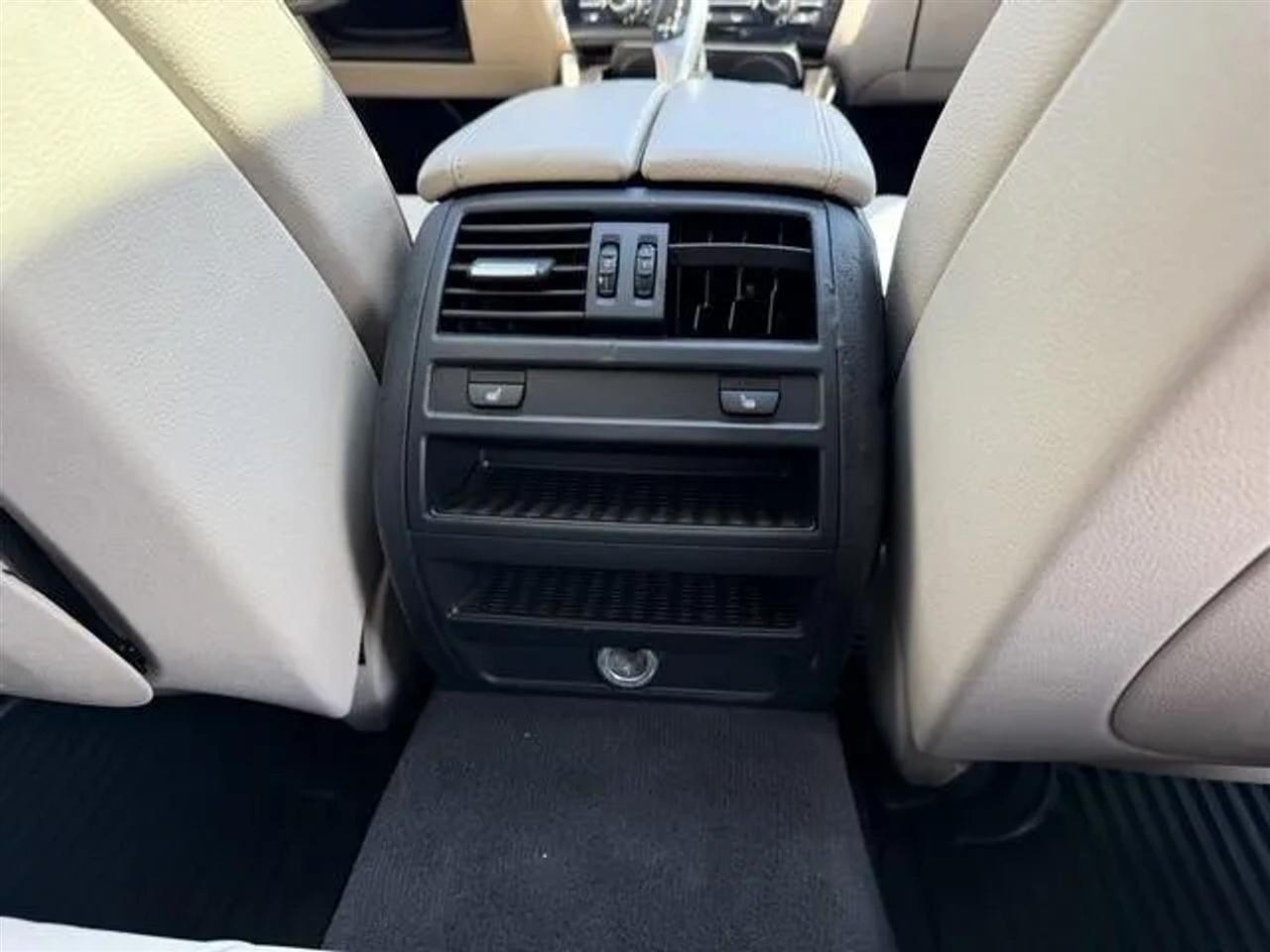 BMW 5 Series 4dr Sdn 528i xDrive AWD 2012