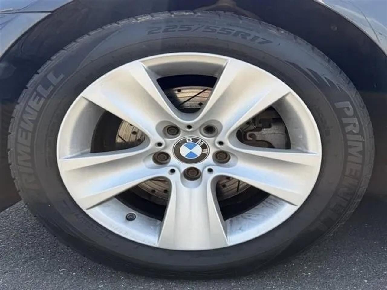 BMW 5 Series 4dr Sdn 528i xDrive AWD 2012