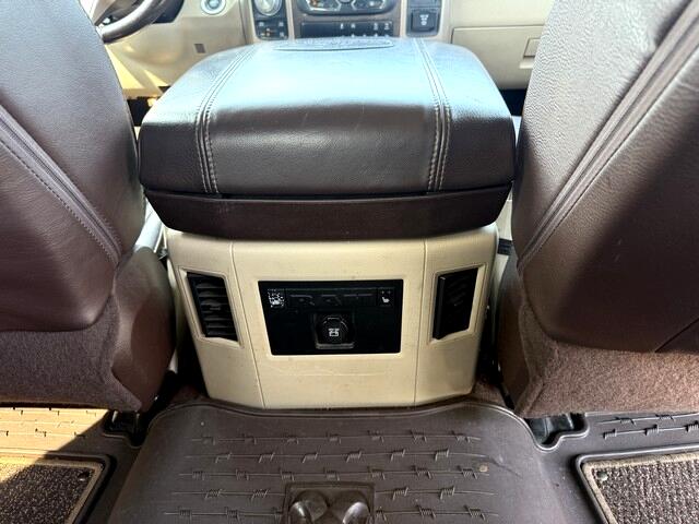 RAM 1500 Longhorn 4x4 Crew Cab 5'7" Box 2017 RAM 1500 Longhorn 4x4 Crew Cab 5'7" Box 2017