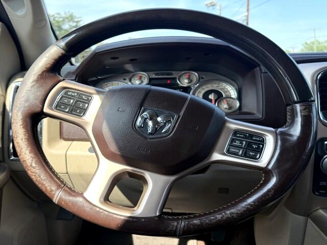 RAM 1500 Longhorn 4x4 Crew Cab 5'7" Box 2017 RAM 1500 Longhorn 4x4 Crew Cab 5'7" Box 2017