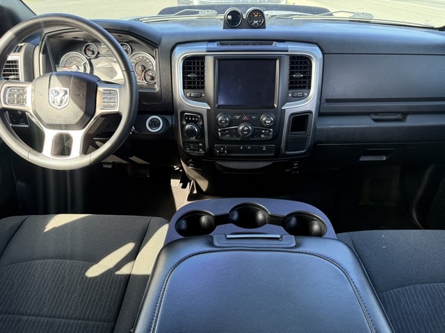 RAM 1500 Classic Warlock 4x4 Quad Cab 6'4" Box 2021 RAM 1500 Classic Warlock 4x4 Quad Cab 6'4" Box 2021