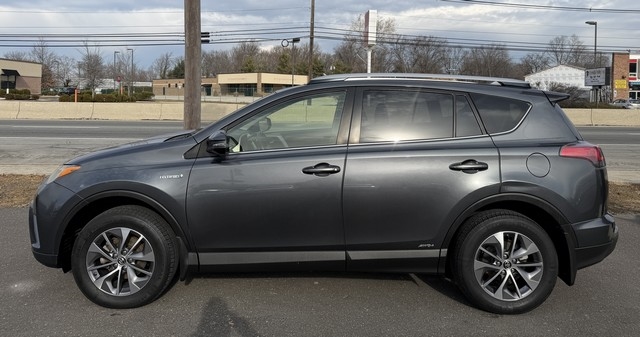 Toyota RAV4 Hybrid AWD 4dr XLE (Natl) 2016