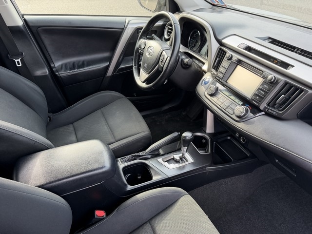 Toyota RAV4 Hybrid AWD 4dr XLE (Natl) 2016