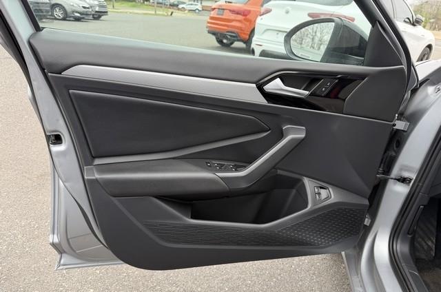 Volkswagen Jetta R-Line Auto w/SULEV 2020