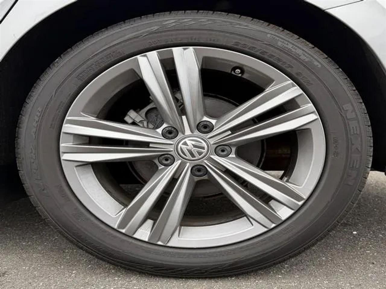 Volkswagen Jetta R-Line Auto w/SULEV 2020