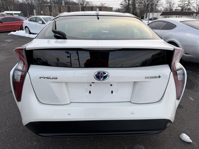 Toyota Prius Three Touring (Natl) 2017