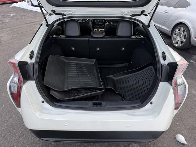 Toyota Prius Three Touring (Natl) 2017