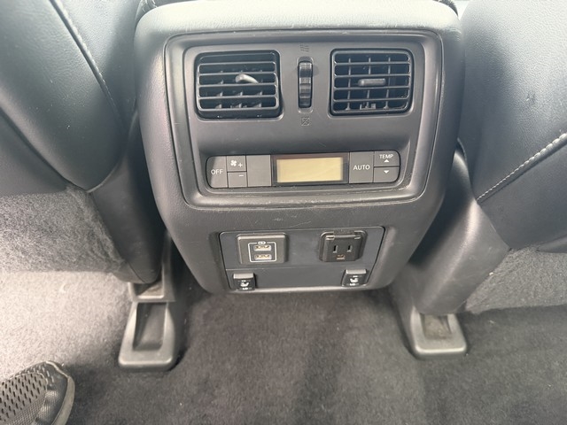 Nissan Pathfinder 4x4 SL 2018