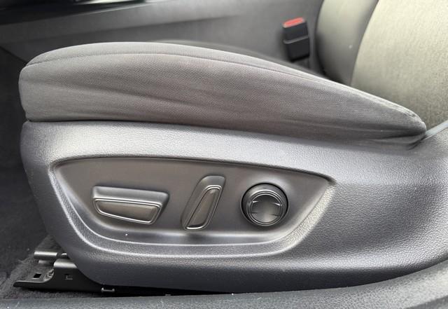 Toyota Camry XLE Auto (Natl) 2018