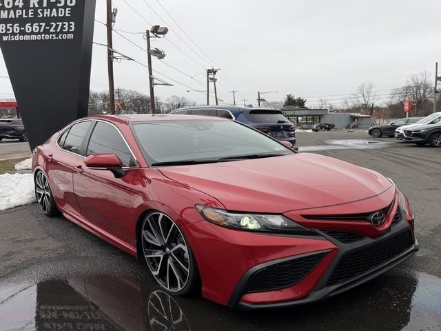 Toyota Camry Hybrid SE Nightshade CVT (Natl) 2023