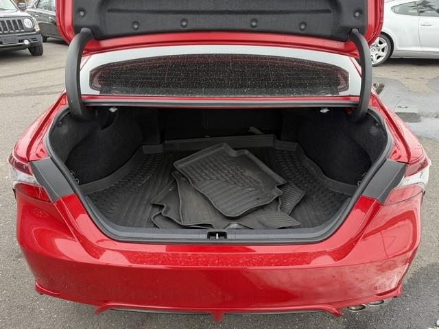 Toyota Camry Hybrid SE Nightshade CVT (Natl) 2023