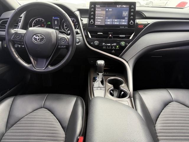 Toyota Camry Hybrid SE Nightshade CVT (Natl) 2023