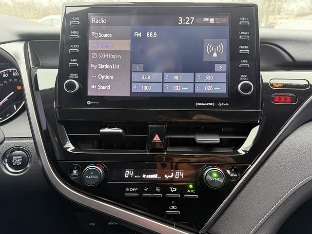 Toyota Camry Hybrid SE Nightshade CVT (Natl) 2023