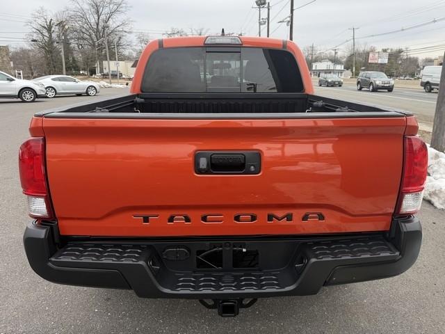 Toyota Tacoma TRD Off Road Double Cab 5' Bed V6 4x4 MT (Natl) 2017