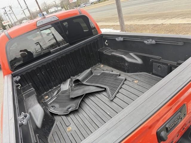 Toyota Tacoma TRD Off Road Double Cab 5' Bed V6 4x4 MT (Natl) 2017