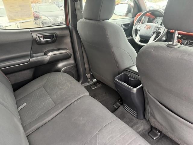 Toyota Tacoma TRD Off Road Double Cab 5' Bed V6 4x4 MT (Natl) 2017