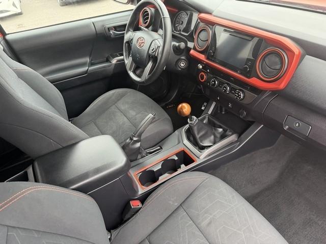 Toyota Tacoma TRD Off Road Double Cab 5' Bed V6 4x4 MT (Natl) 2017