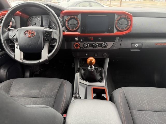 Toyota Tacoma TRD Off Road Double Cab 5' Bed V6 4x4 MT (Natl) 2017