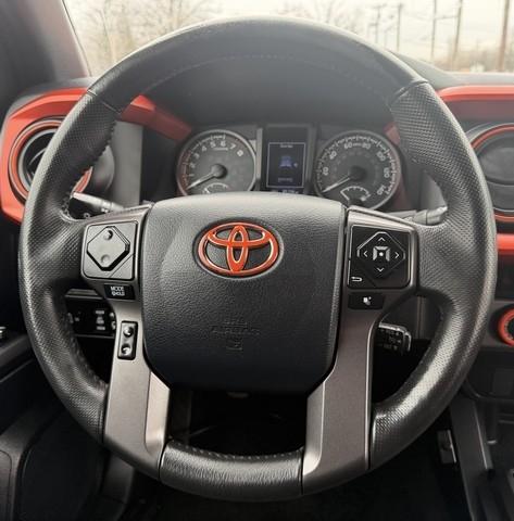 Toyota Tacoma TRD Off Road Double Cab 5' Bed V6 4x4 MT (Natl) 2017