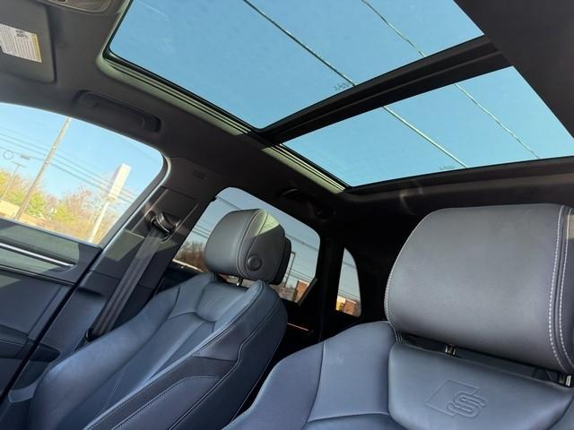 Audi Q3 S line Premium Plus 45 TFSI quattro 2022