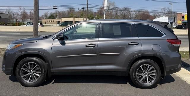 Toyota Highlander XLE V6 AWD (Natl) 2019