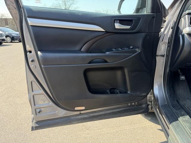 Toyota Highlander XLE V6 AWD (Natl) 2019