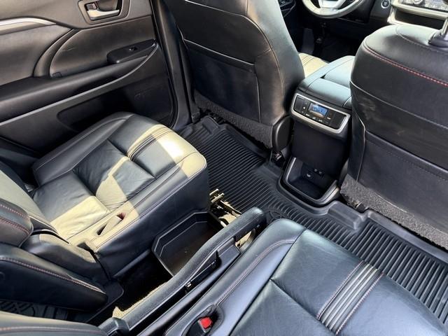 Toyota Highlander XLE V6 AWD (Natl) 2019