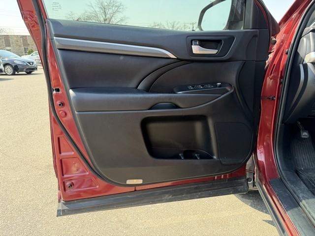 Toyota Highlander XLE V6 AWD (Natl) 2019