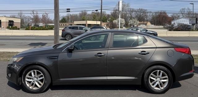 Kia Optima 4dr Sdn LX 2013