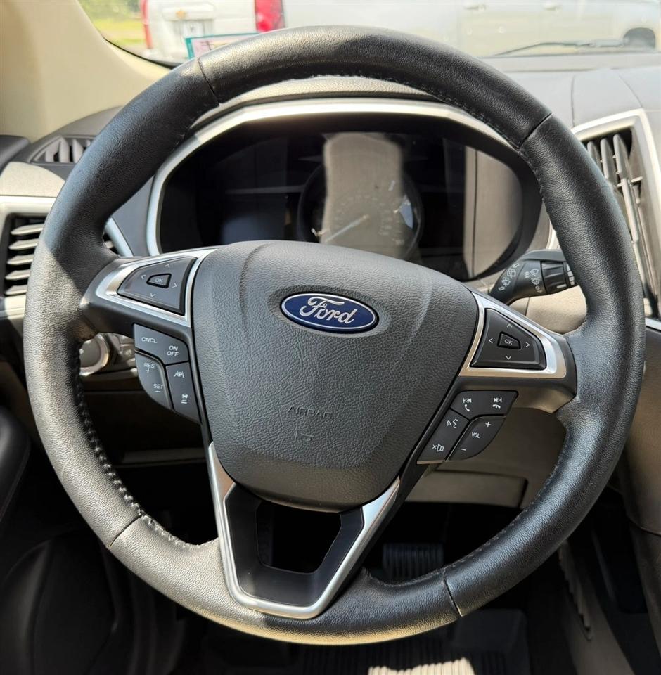 Ford Edge SEL FWD 2019