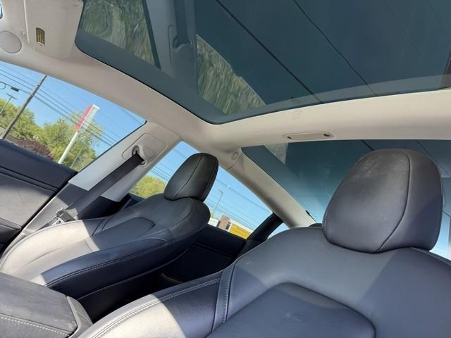Tesla Model 3 Mid Range Battery RWD 2018