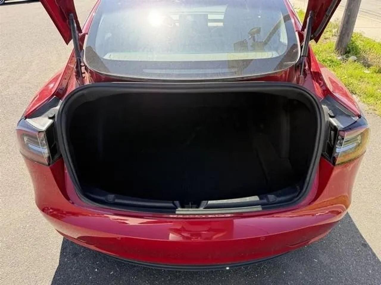 Tesla Model 3 Mid Range Battery RWD 2018