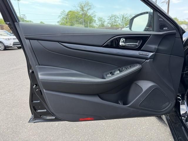 Nissan Maxima Platinum CVT 2023