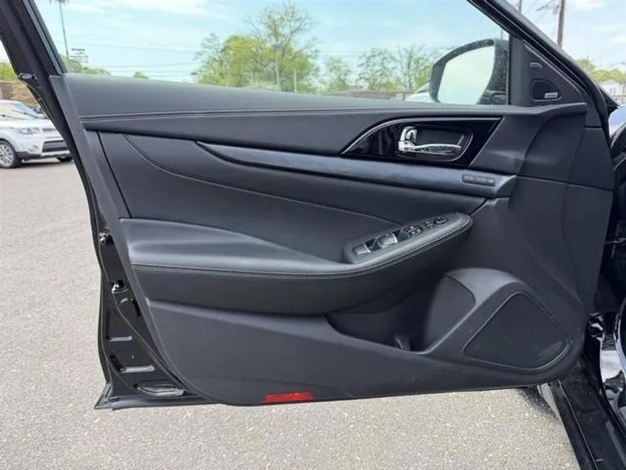 Nissan Maxima Platinum CVT 2023