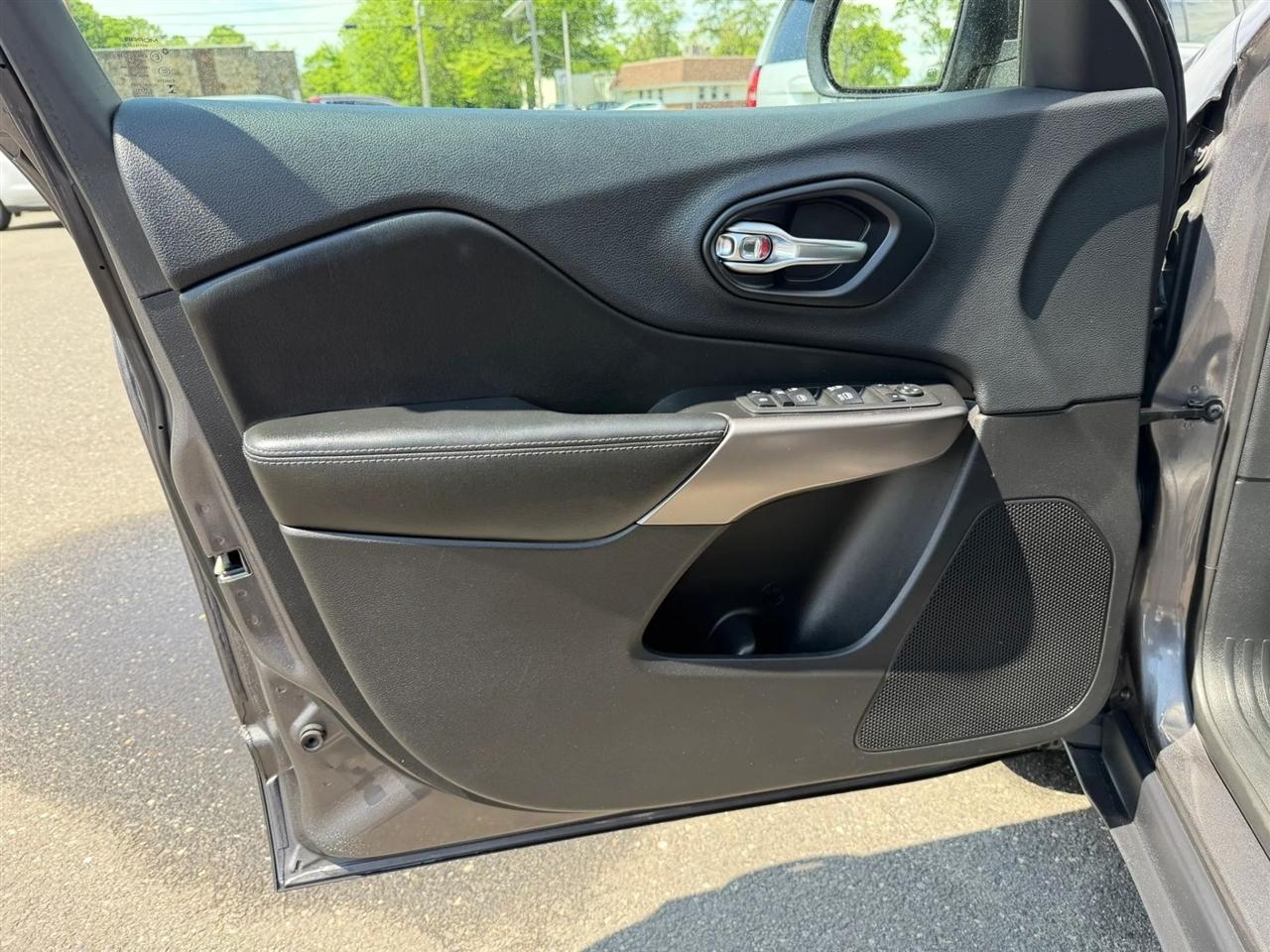 Jeep Cherokee Latitude Plus 4x4 2019
