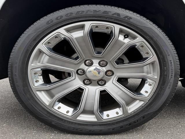 Chevrolet Suburban 4WD 4dr 1500 Premier 2019