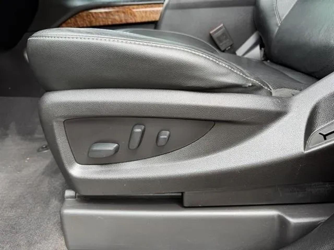 Chevrolet Suburban 4WD 4dr 1500 Premier 2019