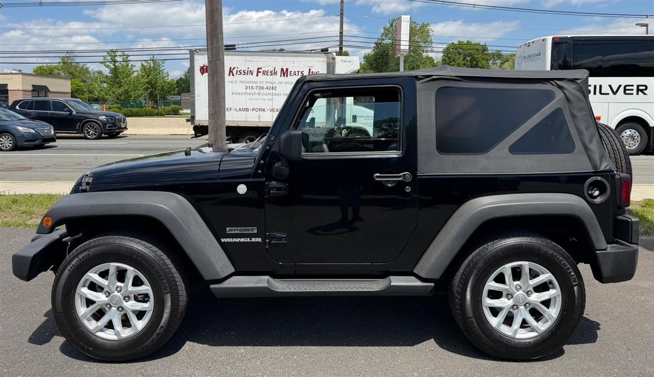 Jeep Wrangler 4WD 2dr Sport 2010