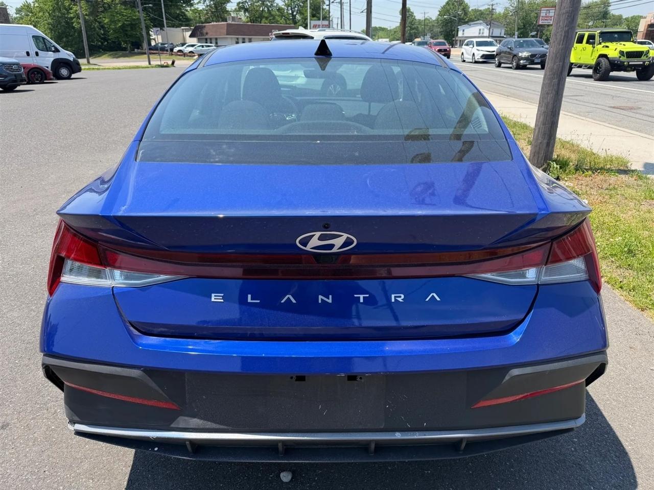 Hyundai Elantra SEL IVT 2024