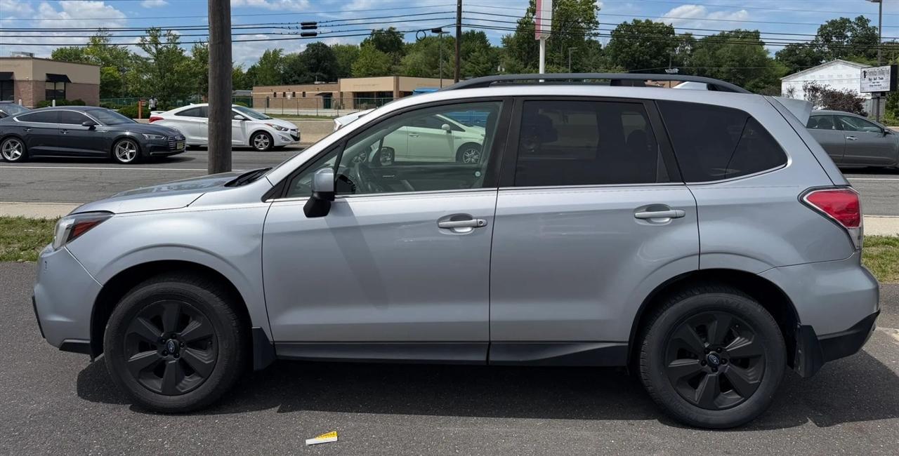 Subaru Forester 2.5i Limited CVT 2017