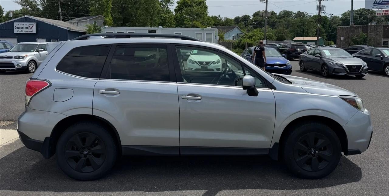 Subaru Forester 2.5i Limited CVT 2017