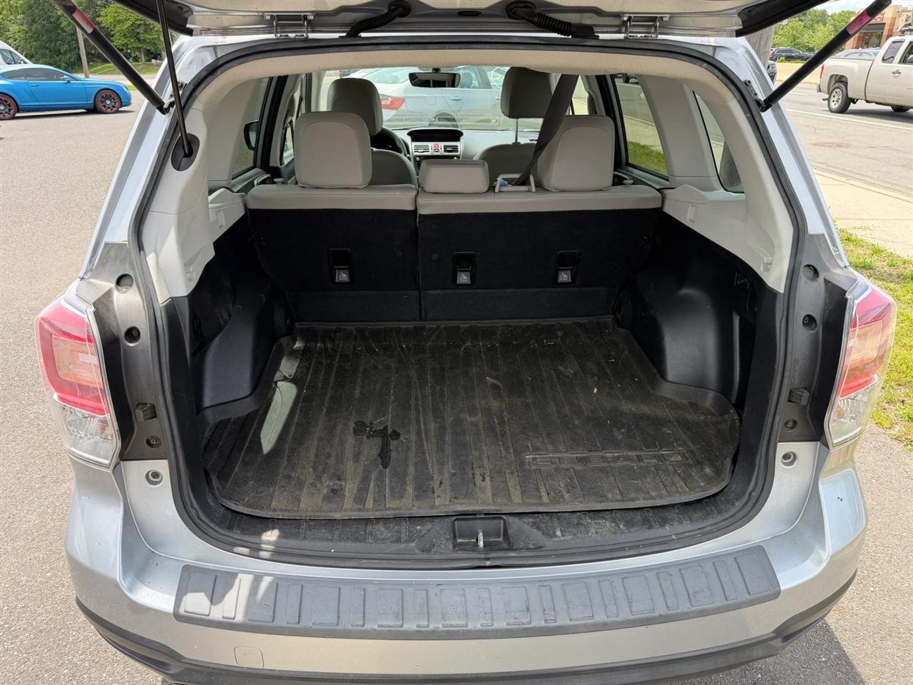 Subaru Forester 2.5i Limited CVT 2017